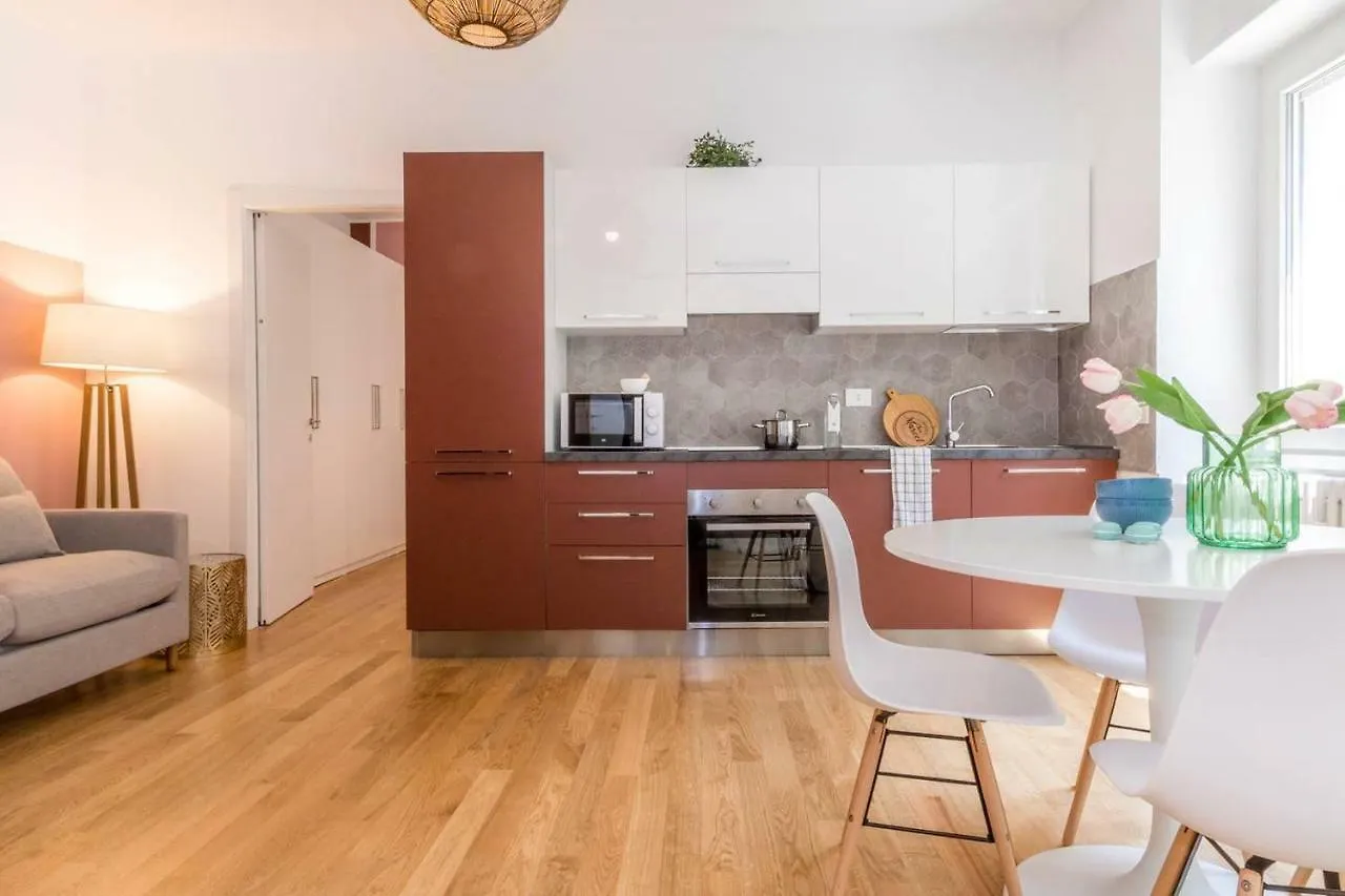 Joivy Bright Apartment For 4 Next To City Life Милан